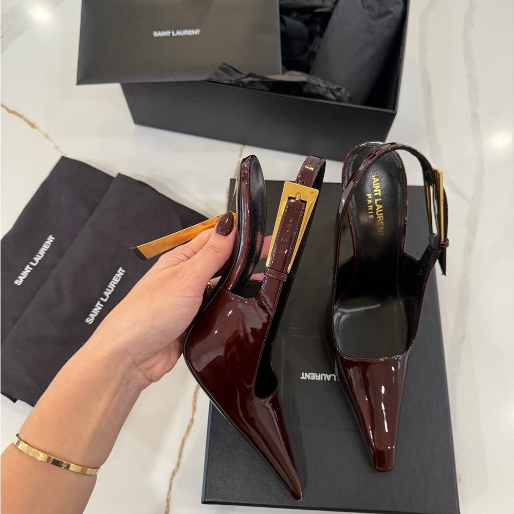 Saint Laurent- in beautiful condition ✨

Lee Slingback Pumps In Patent Leather